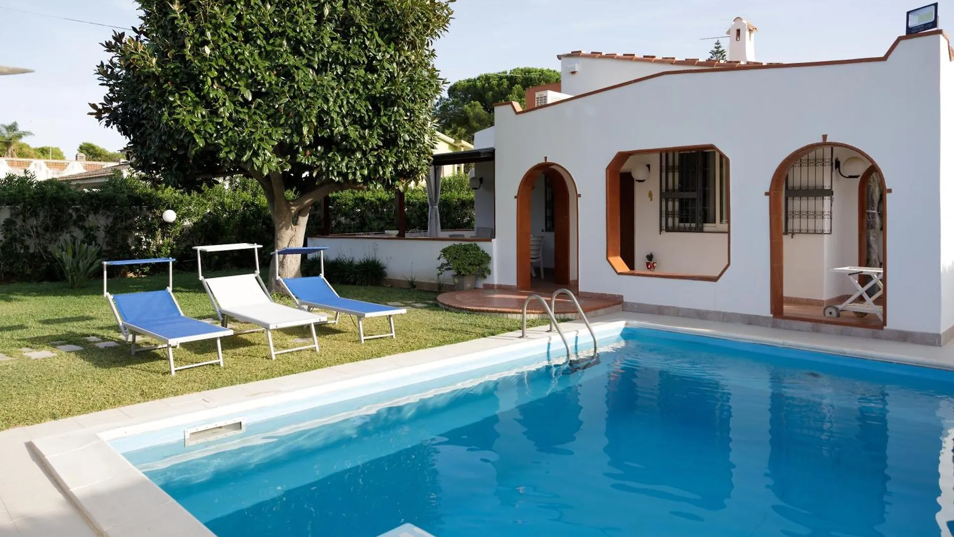 Villa Magnolia Con Piscina Ad Uso Privato فونتاني بيانكي